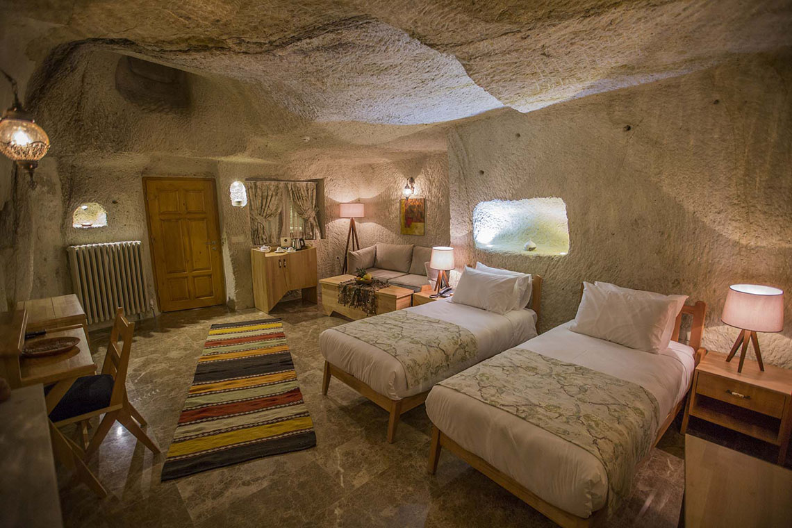 Deluxe Cave Room